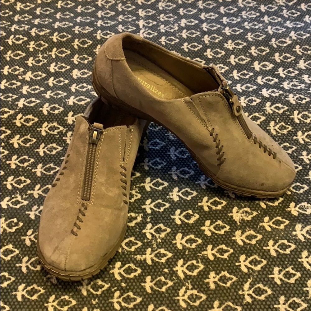 Naturalizer flats